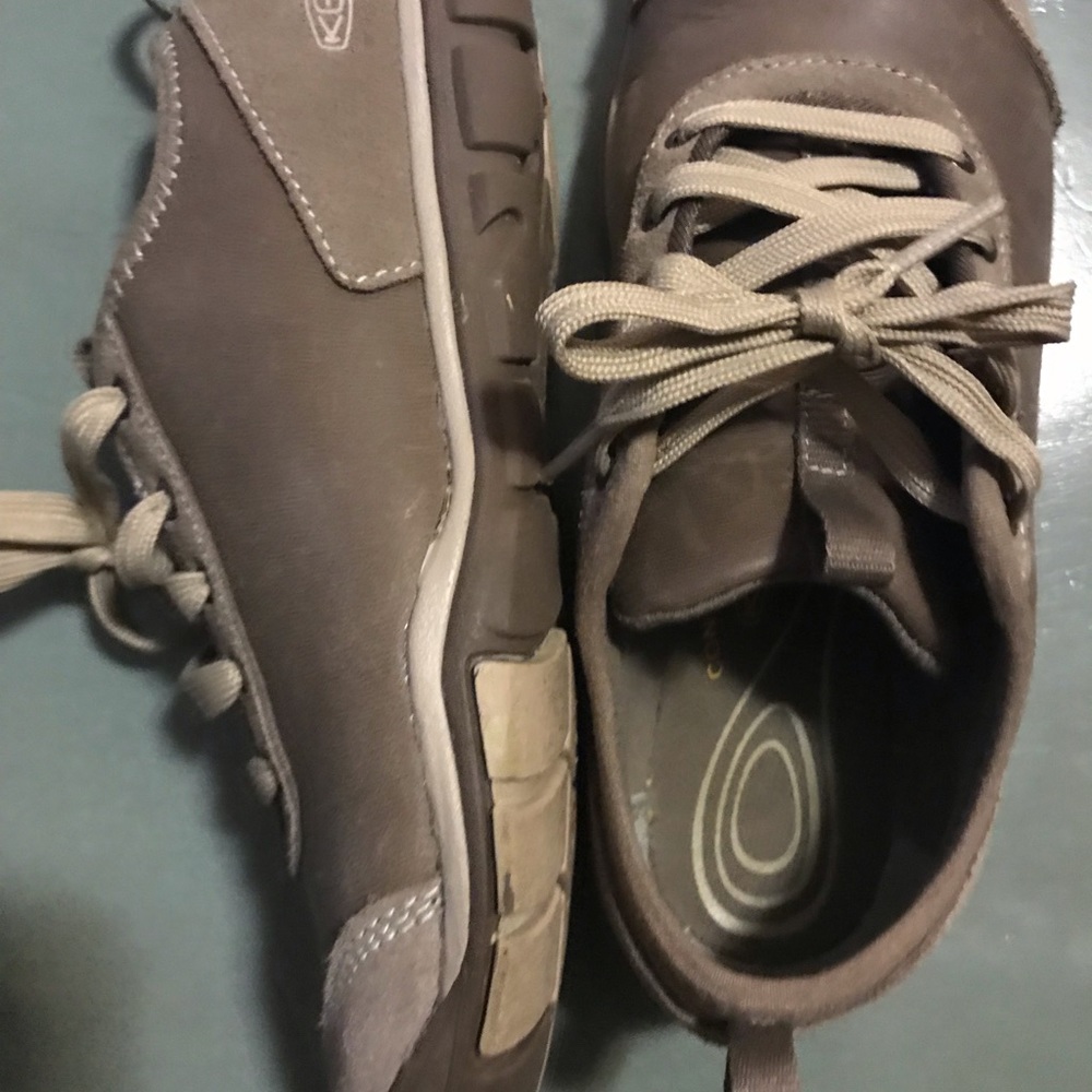 Keens size 6.5. VGUC. Tan